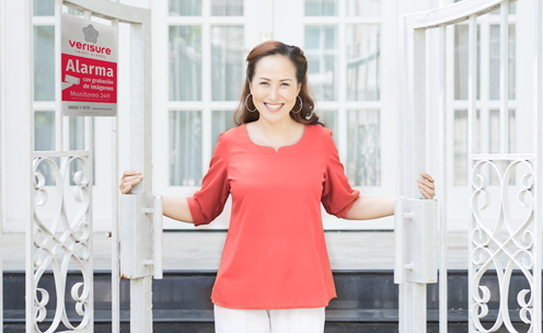 Seguridad mujer valla Seguridad mujer valla